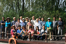 植环所组织退休职工参观游览翠湖湿地及稻香湖湿地公园