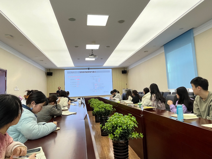 北京市植保站卢志军研究员到植保所进行学术交流